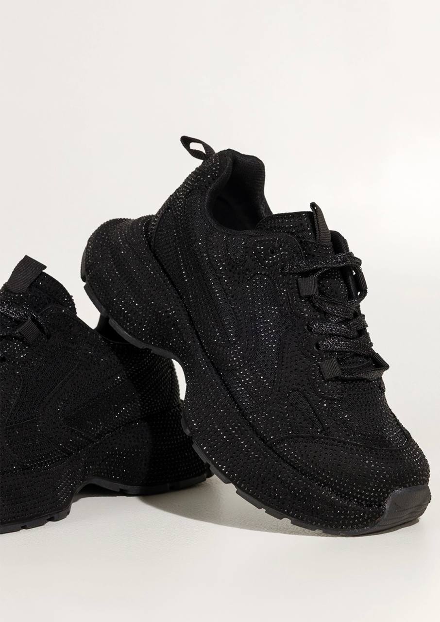 Czarne damskie sneakersy z kamyczkami