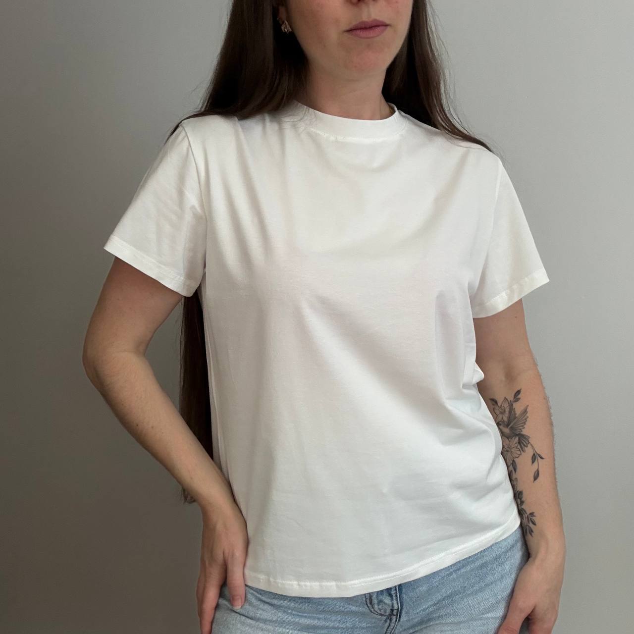 Damska koszulka Basic Premium Cotton — kremowa, bawełniana