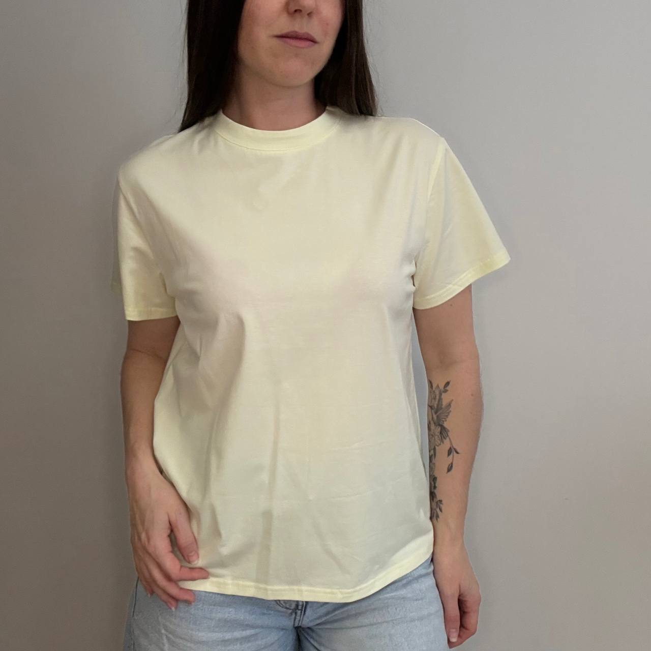 Damska koszulka Basic Premium Cotton — kremowa, bawełniana - Зображення 5