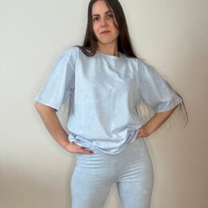 Damski komplet dresowy bawełniany — T-shirt oversize i kolarki — Błękitny Acid Wash