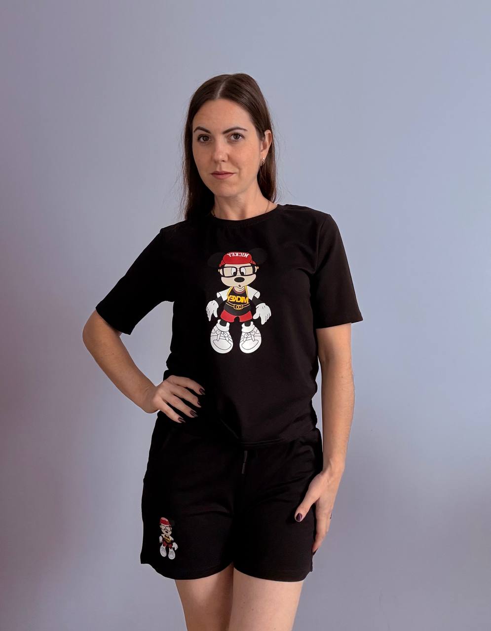 Czarny komplet bawełniany damski: T-shirt i szorty z nadrukiem Mickey